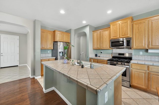 2446 Independence Trl, Plumas Lake, CA 95961