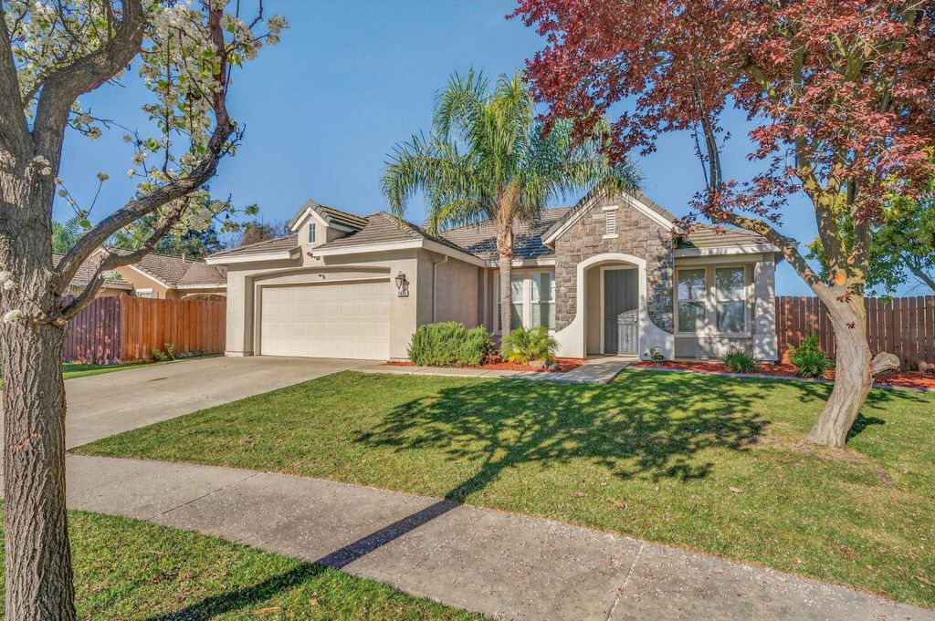 2446 Independence Trl, Plumas Lake, CA 95961