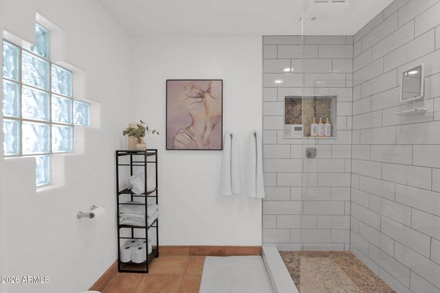 6433 E BADGETT Lane, Paradise Valley, AZ 85253
