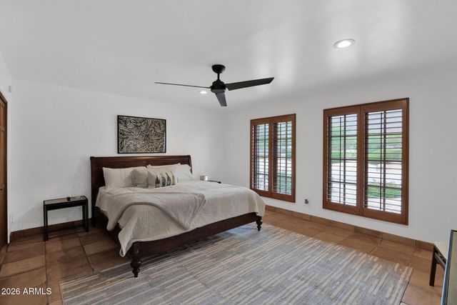 6433 E BADGETT Lane, Paradise Valley, AZ 85253