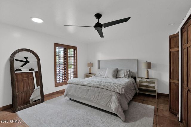 6433 E BADGETT Lane, Paradise Valley, AZ 85253