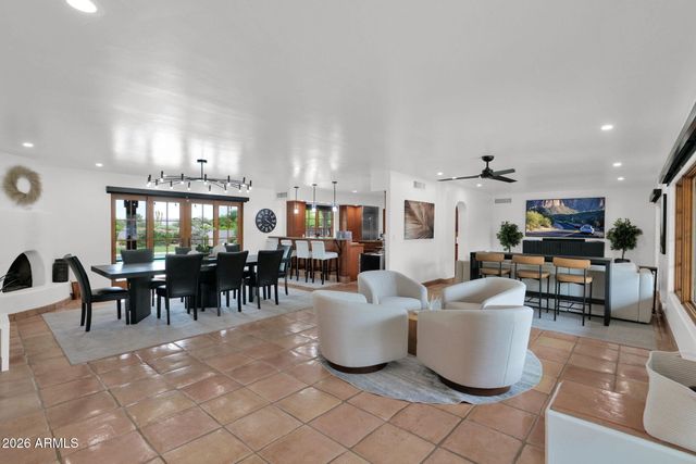 6433 E BADGETT Lane, Paradise Valley, AZ 85253