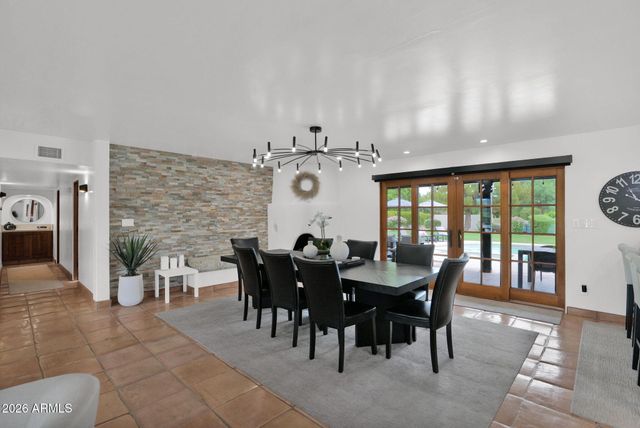 6433 E BADGETT Lane, Paradise Valley, AZ 85253