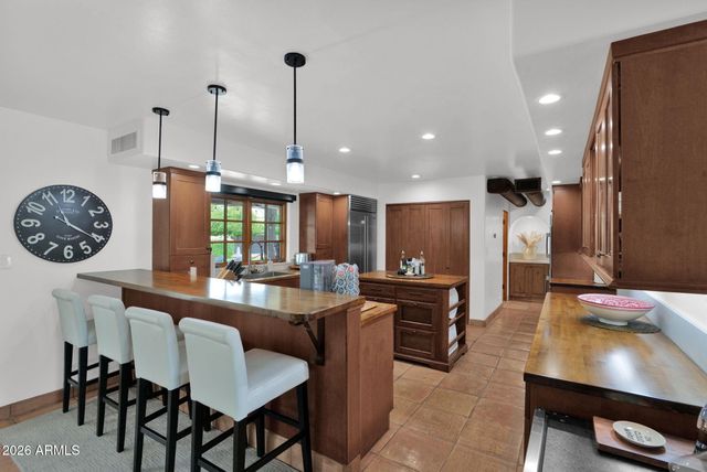 6433 E BADGETT Lane, Paradise Valley, AZ 85253