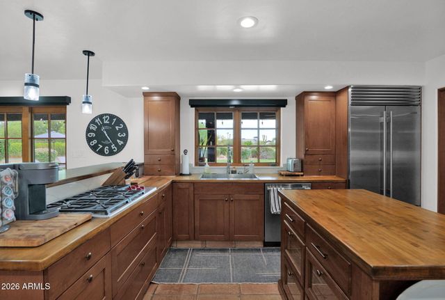 6433 E BADGETT Lane, Paradise Valley, AZ 85253