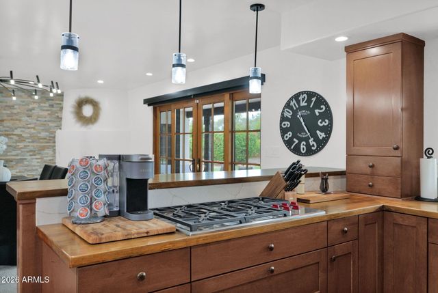 6433 E BADGETT Lane, Paradise Valley, AZ 85253