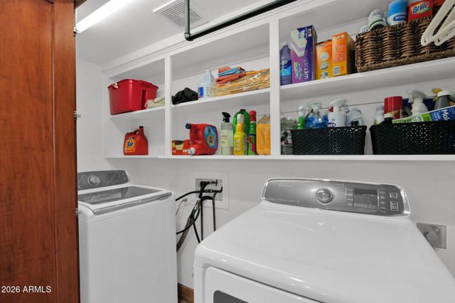 6433 E BADGETT Lane, Paradise Valley, AZ 85253