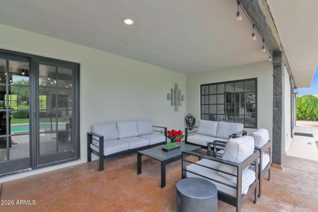 6433 E BADGETT Lane, Paradise Valley, AZ 85253