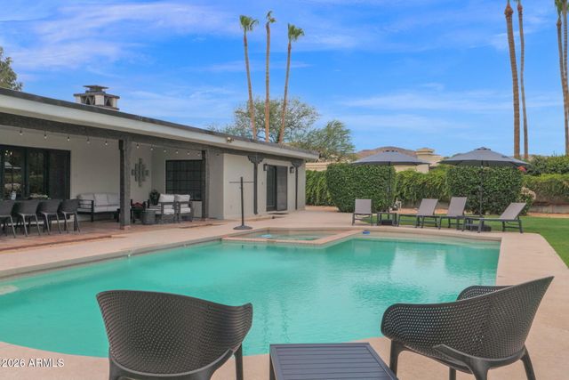 6433 E BADGETT Lane, Paradise Valley, AZ 85253