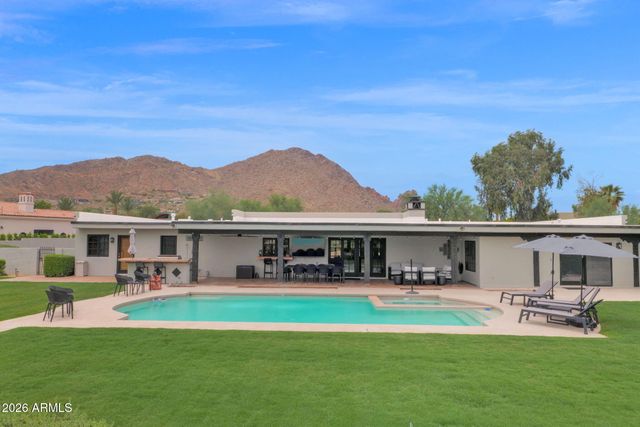 6433 E BADGETT Lane, Paradise Valley, AZ 85253