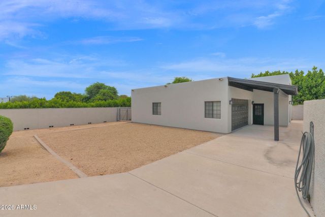 6433 E BADGETT Lane, Paradise Valley, AZ 85253