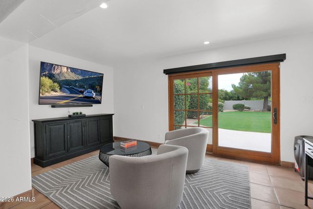6433 E BADGETT Lane, Paradise Valley, AZ 85253