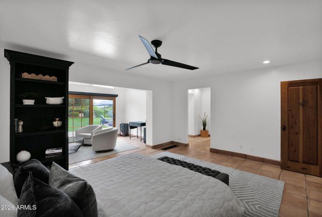 6433 E BADGETT Lane, Paradise Valley, AZ 85253