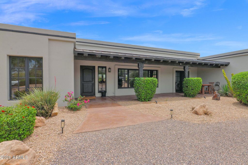 6433 E BADGETT Lane, Paradise Valley, AZ 85253 — photo 2