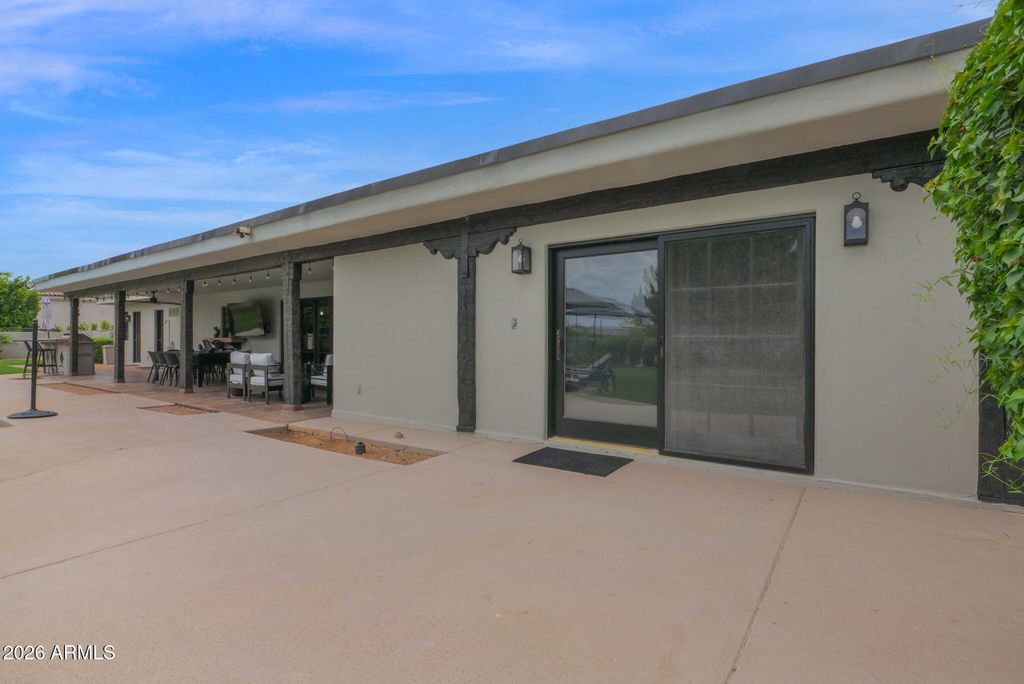 6433 E BADGETT Lane, Paradise Valley, AZ 85253 — photo 3
