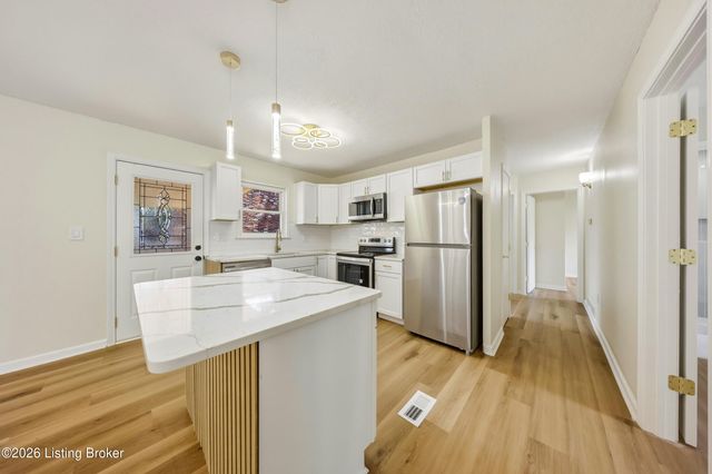 192 Strickland Way, Louisville, KY 40229