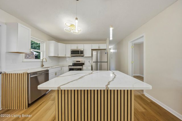 192 Strickland Way, Louisville, KY 40229