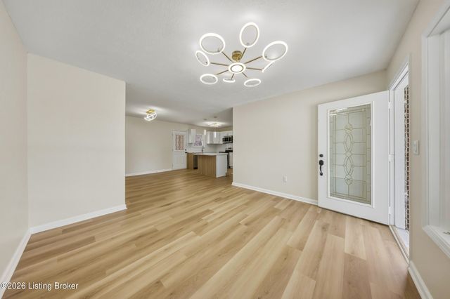 192 Strickland Way, Louisville, KY 40229