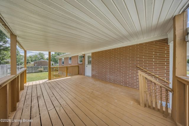 192 Strickland Way, Louisville, KY 40229