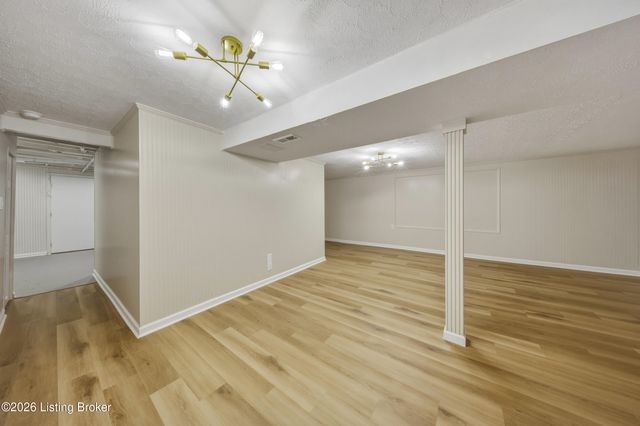 192 Strickland Way, Louisville, KY 40229