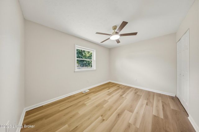 192 Strickland Way, Louisville, KY 40229