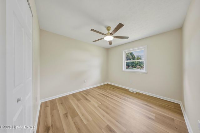192 Strickland Way, Louisville, KY 40229