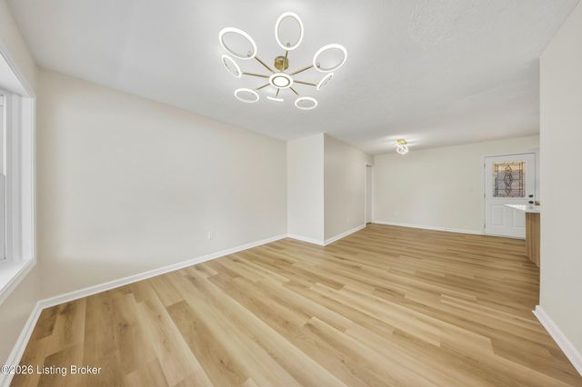 192 Strickland Way, Louisville, KY 40229