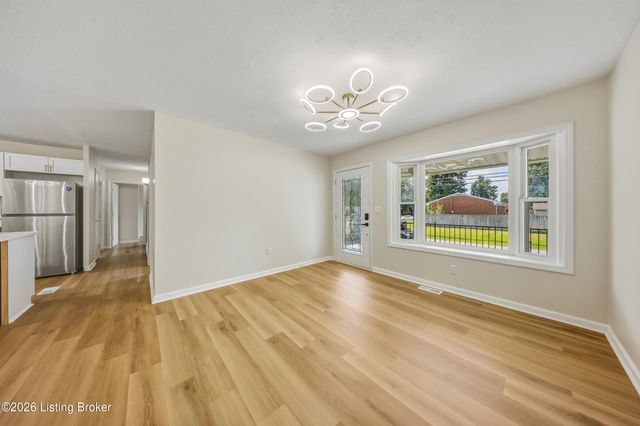 192 Strickland Way, Louisville, KY 40229