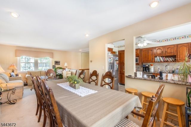 1 Midvale Ave, Fairfield Twp., NJ 07004
