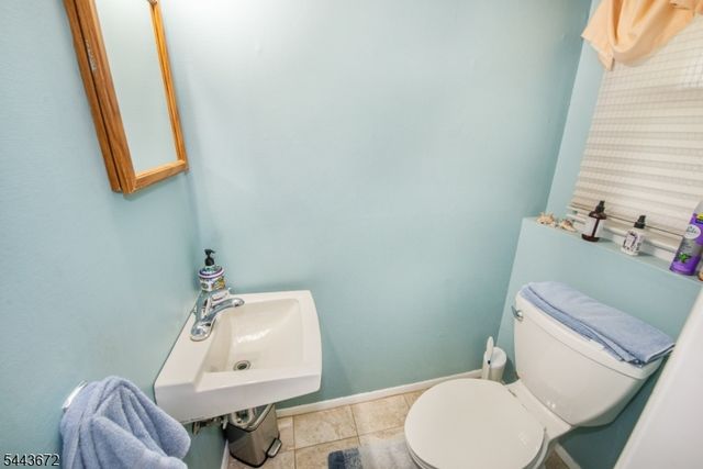 1 Midvale Ave, Fairfield Twp., NJ 07004