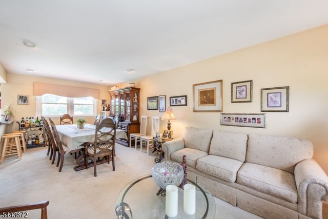 1 Midvale Ave, Fairfield Twp., NJ 07004