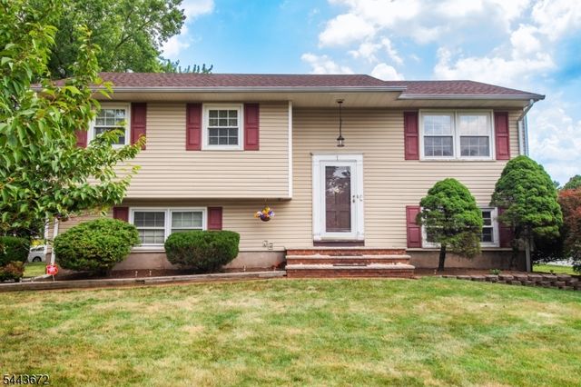 1 Midvale Ave, Fairfield Twp., NJ 07004