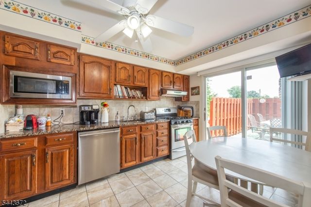 1 Midvale Ave, Fairfield Twp., NJ 07004
