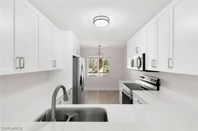 520 Augusta BLVD B204, Naples, FL 34113