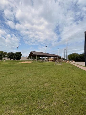 201 W Avenue W, San Angelo, TX 76903