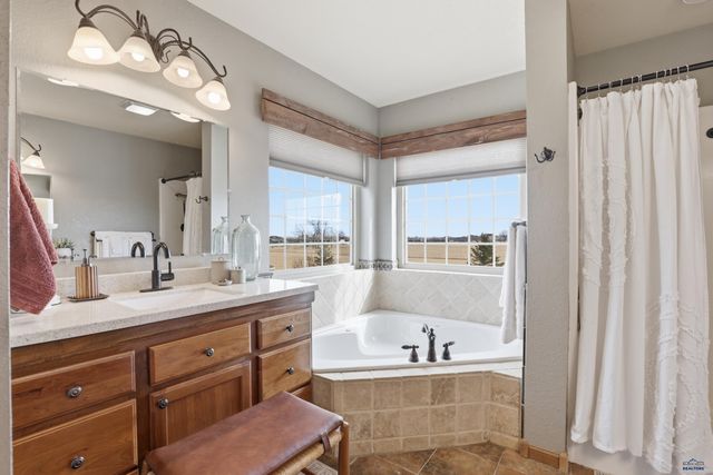 15742 GOLDEN VALLEY DR, Piedmont, SD 57769