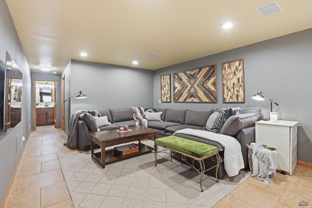 15742 GOLDEN VALLEY DR, Piedmont, SD 57769