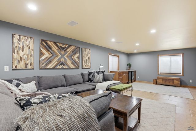 15742 GOLDEN VALLEY DR, Piedmont, SD 57769