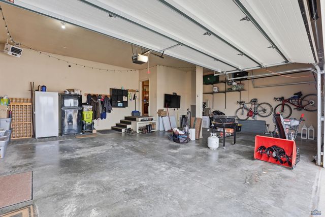 15742 GOLDEN VALLEY DR, Piedmont, SD 57769