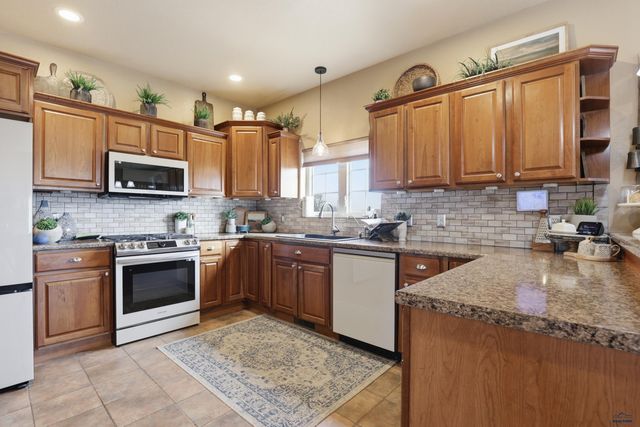 15742 GOLDEN VALLEY DR, Piedmont, SD 57769