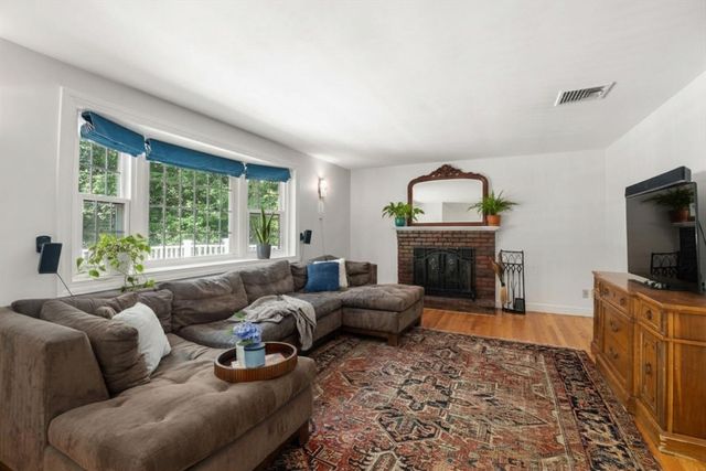 258 Edgell Rd, Framingham, MA 01701
