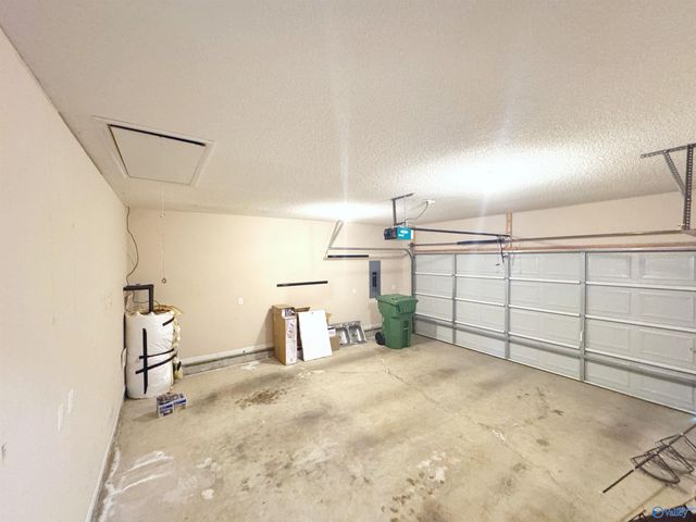 193 Hollington Drive, Huntsville, AL 35811