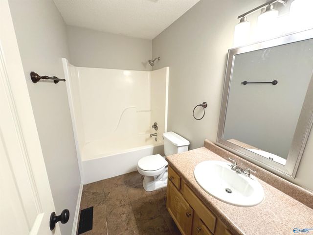 193 Hollington Drive, Huntsville, AL 35811