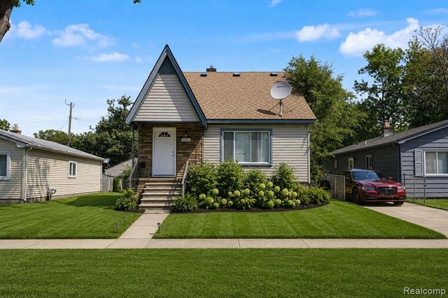 1301 E Muir Ave., Hazel Park, MI 48030