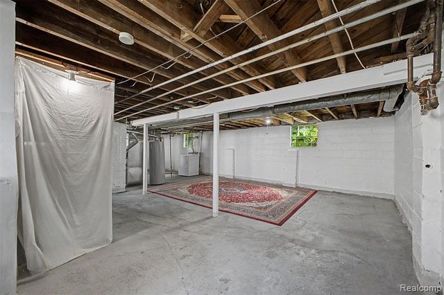 1301 E Muir Ave., Hazel Park, MI 48030
