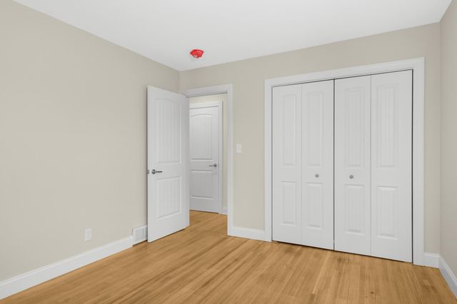 1077 Century Avenue S, Maplewood, MN 55119