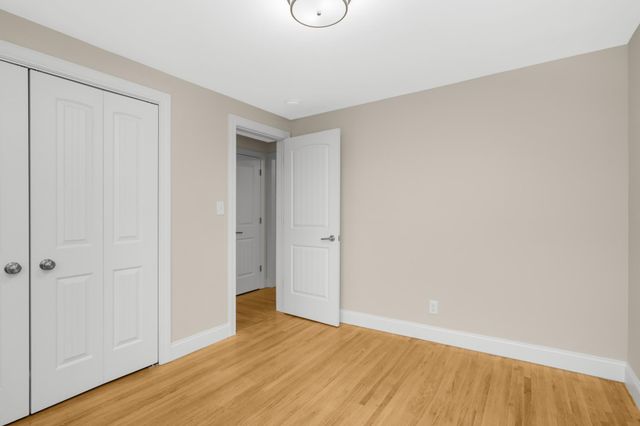 1077 Century Avenue S, Maplewood, MN 55119