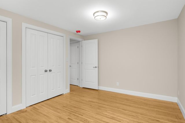 1077 Century Avenue S, Maplewood, MN 55119