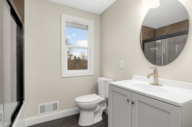 1077 Century Avenue S, Maplewood, MN 55119