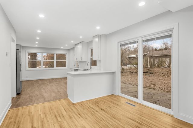 1077 Century Avenue S, Maplewood, MN 55119